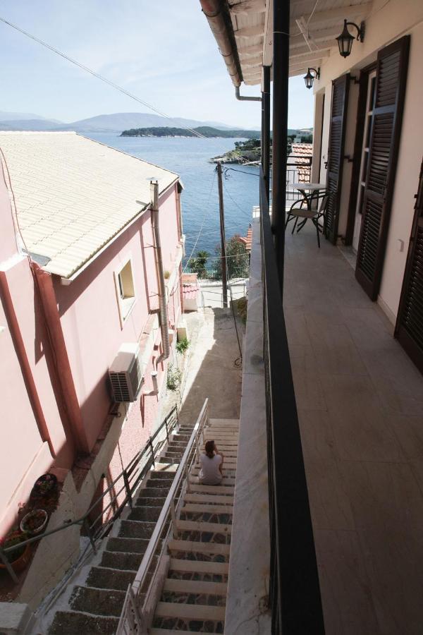 Gabriela'S Seaside House Villa Kassiopi Exterior foto